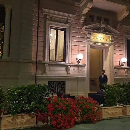Hotel Tina 3*