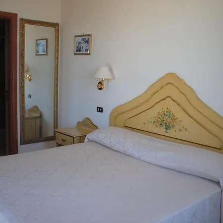 Tina Otel