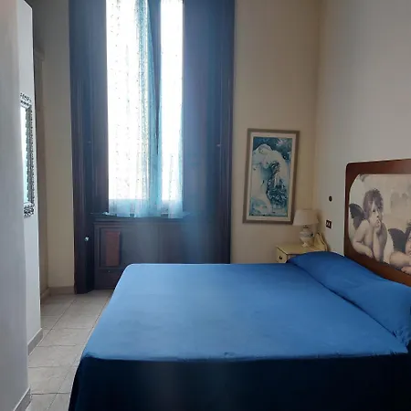 Tina Otel