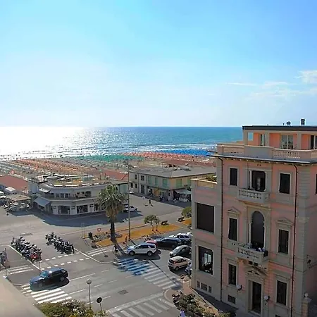 Tina 3* Viareggio